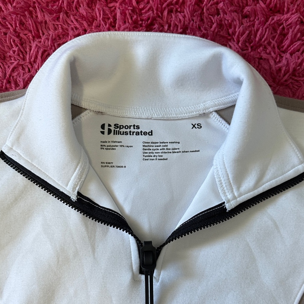 Colorblock Long Sleeve Top - Picture 2 of 5